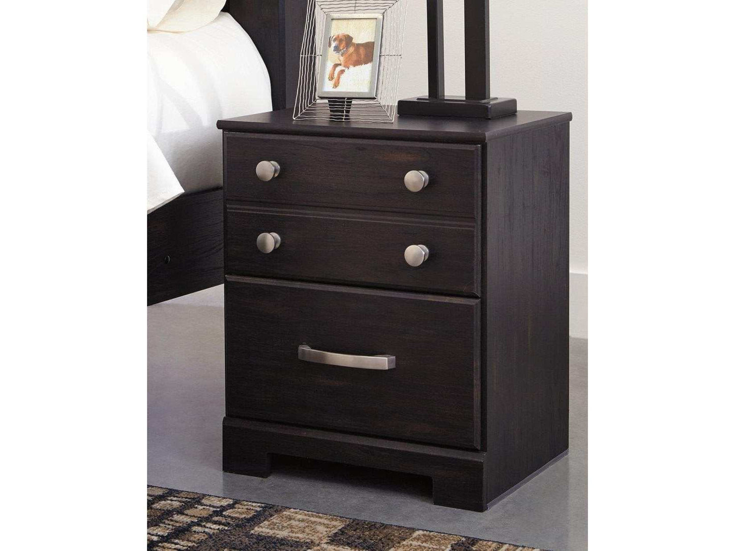 Reylow Nightstand