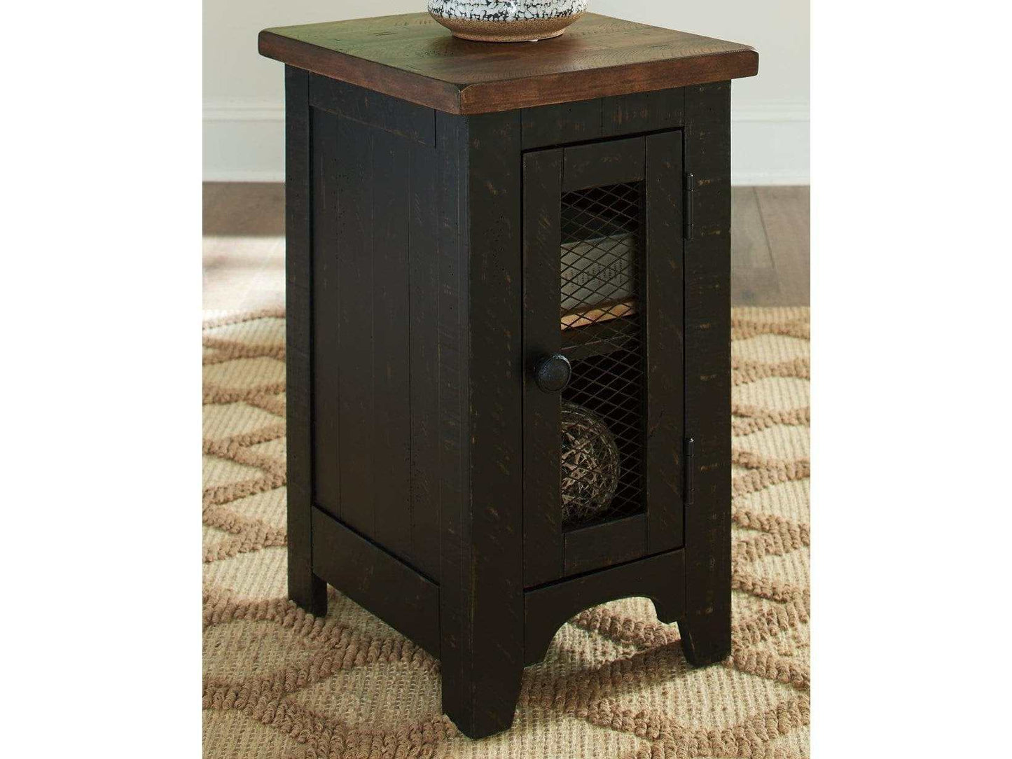 Valebeck Chairside End Table