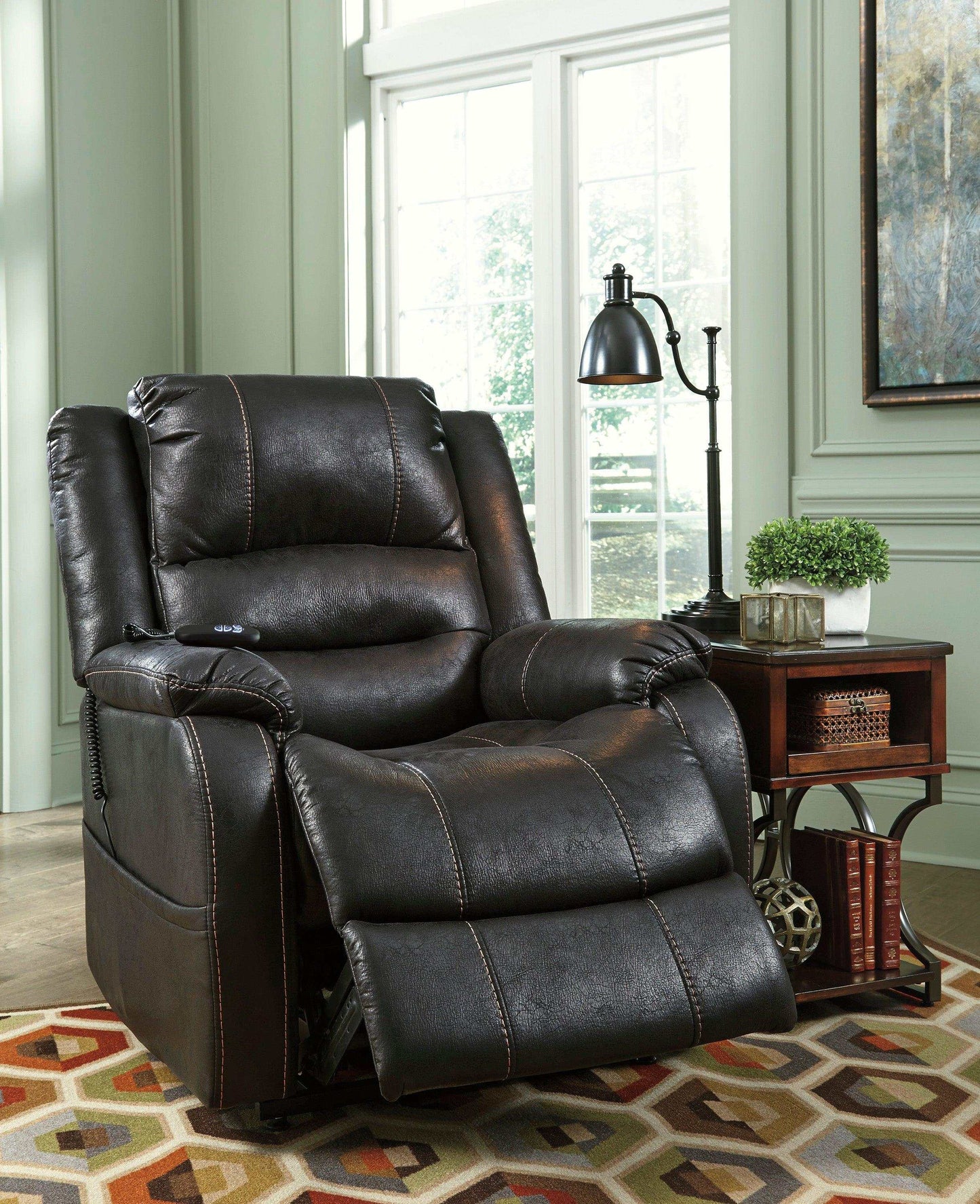 Yandel Black Power Lift Recliner